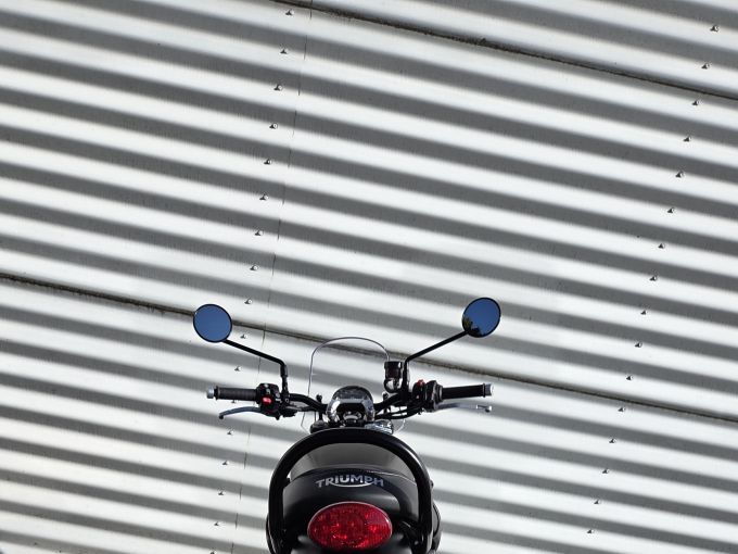 TRIUMPH STREET TWIN  900 4