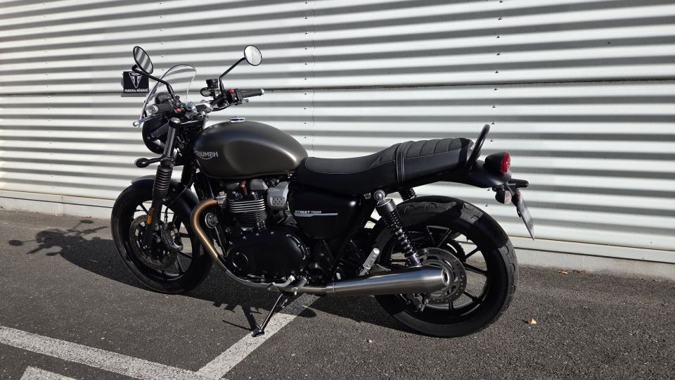 TRIUMPH STREET TWIN  900 4