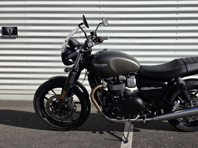 TRIUMPH STREET TWIN  900 4