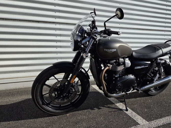 TRIUMPH STREET TWIN  900 4
