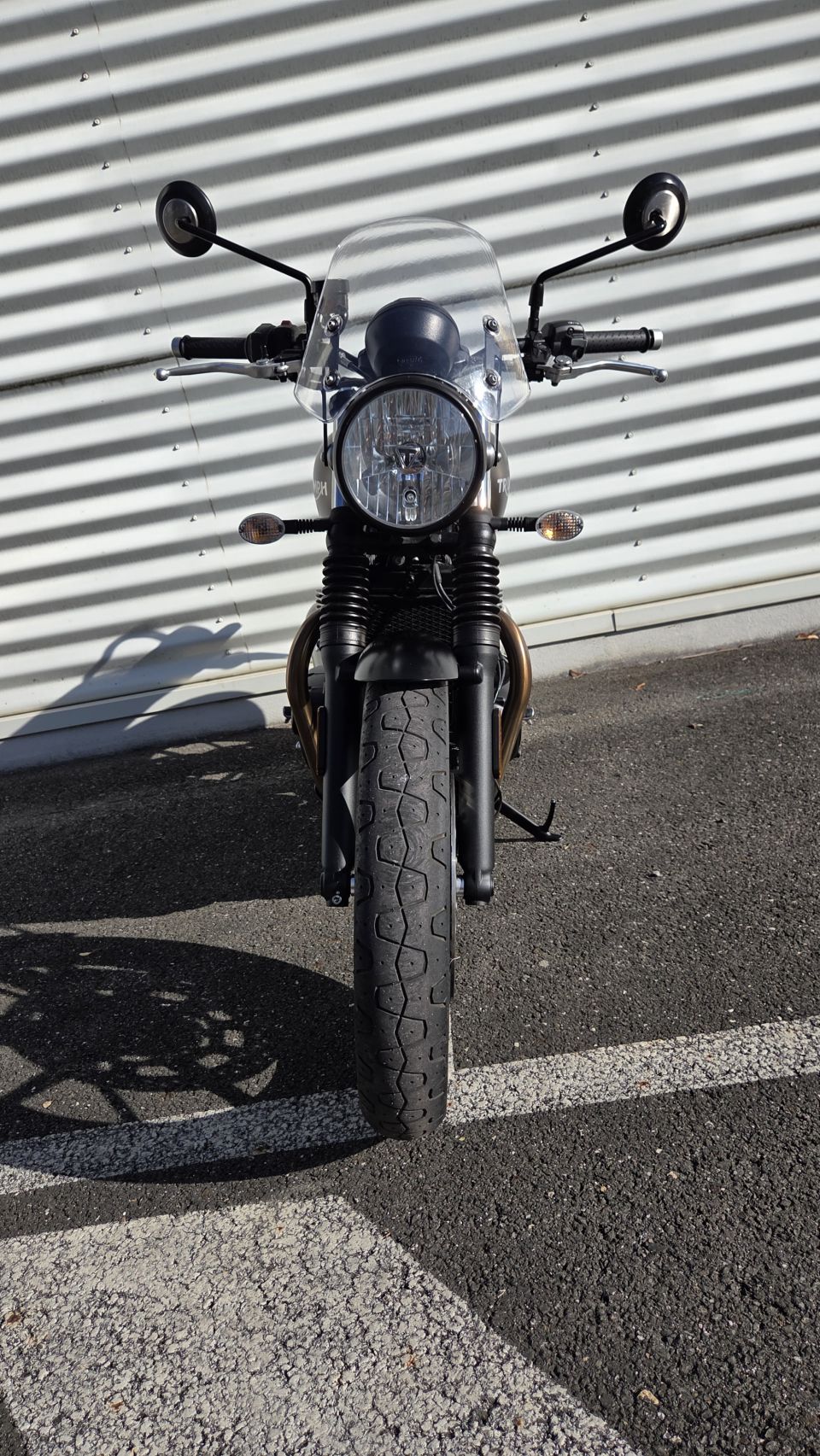 TRIUMPH STREET TWIN  900 4