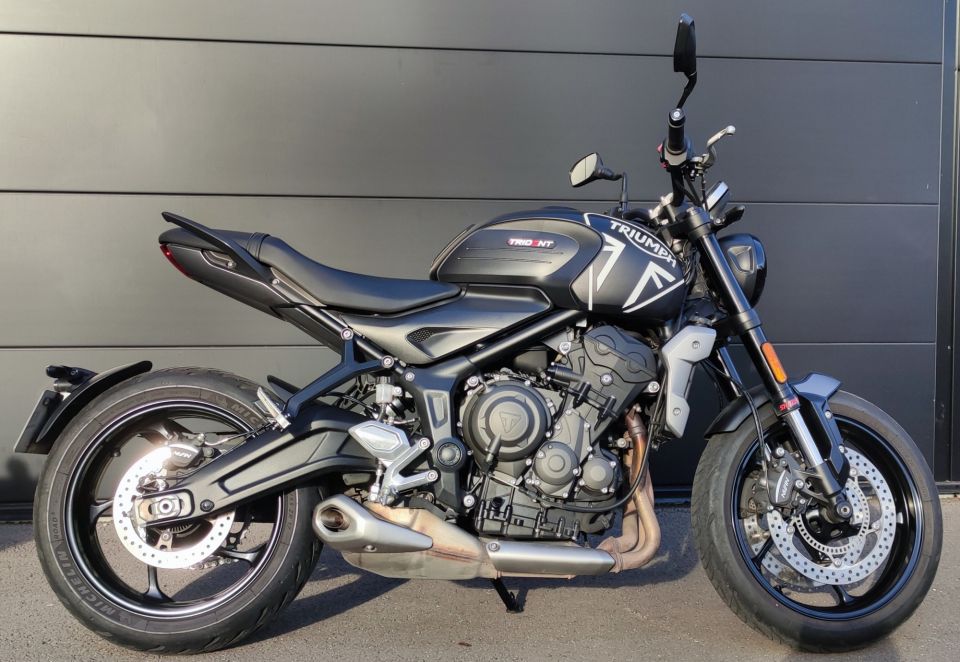 TRIUMPH TRIDENT 660 4