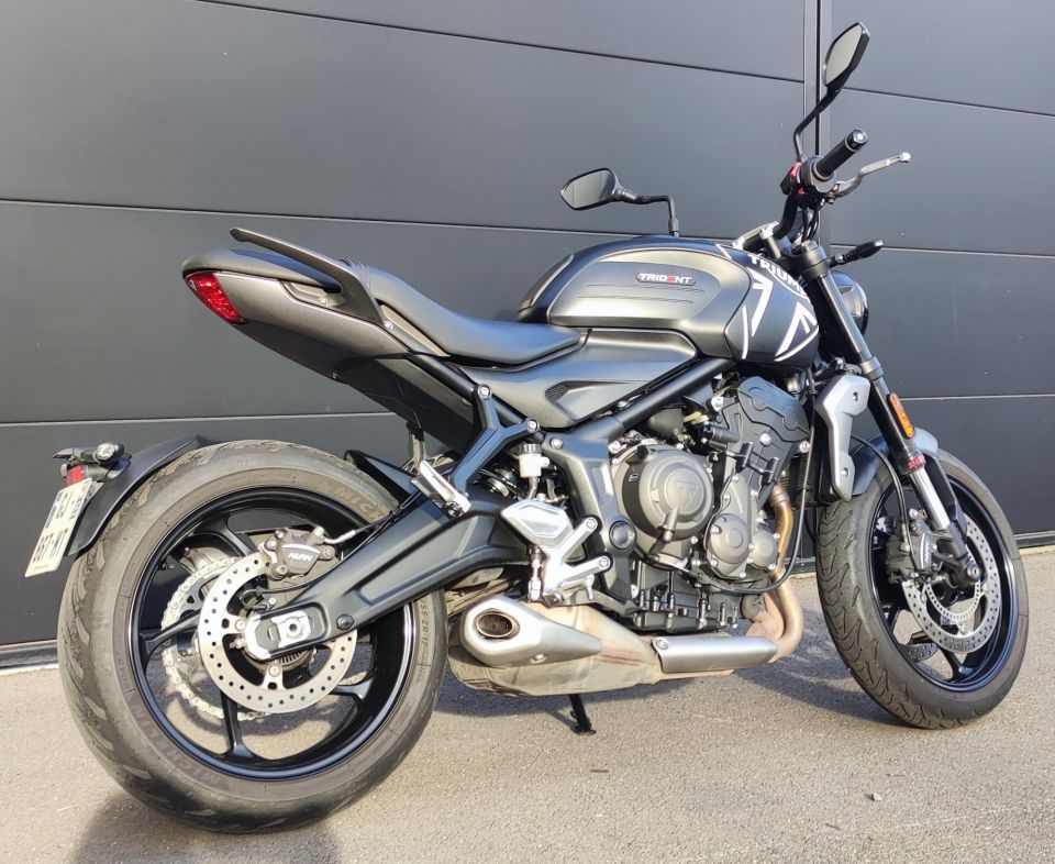 TRIUMPH TRIDENT 660 4