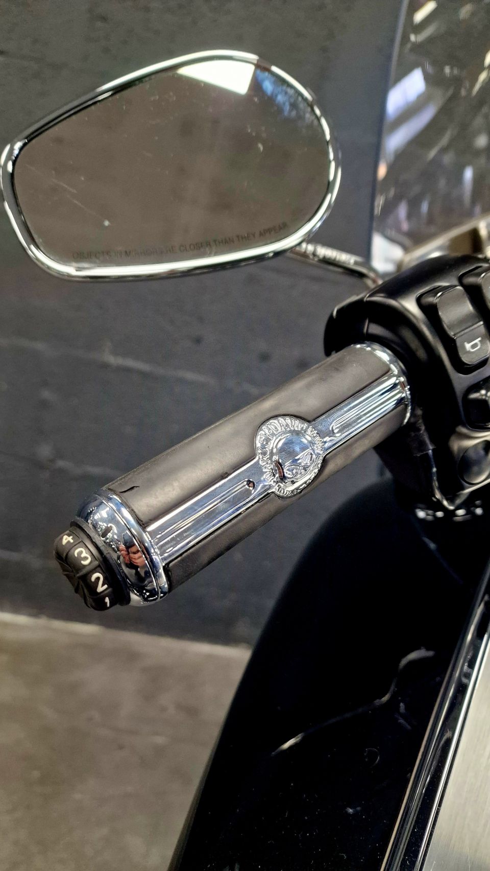 HARLEY-DAVIDSON TOURING ROAD KING 1745 4