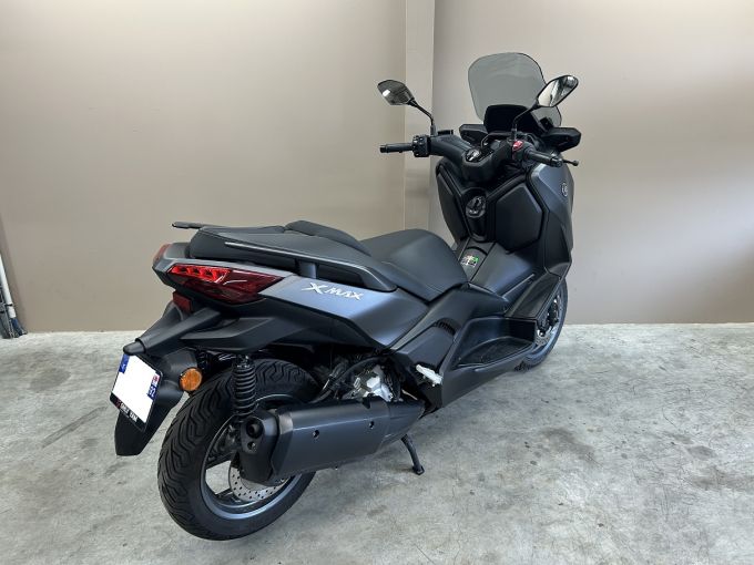 YAMAHA XMAX 300 4