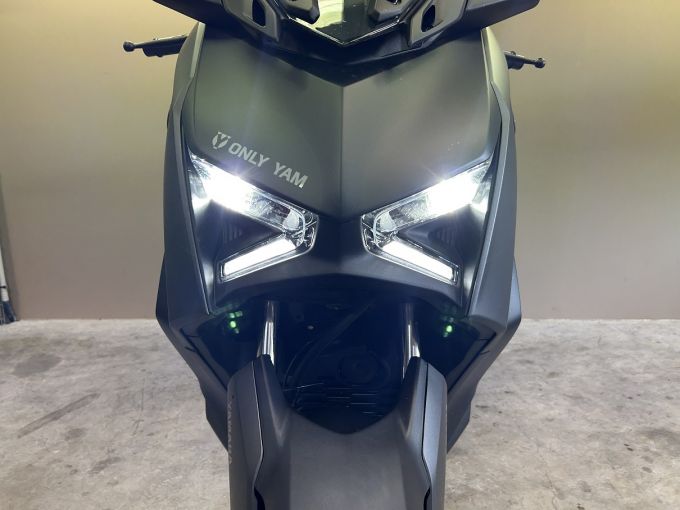 YAMAHA XMAX 300 4