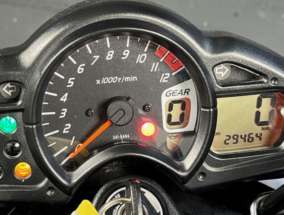 SUZUKI GLADIUS 650 4