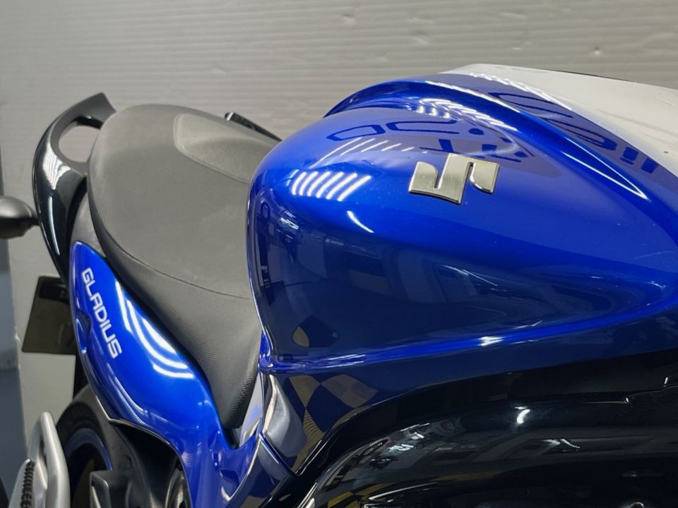 SUZUKI GLADIUS 650 4