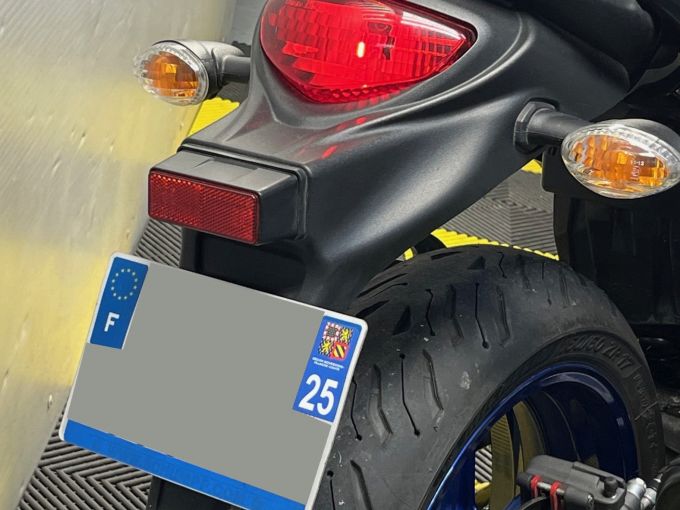 SUZUKI GLADIUS 650 4