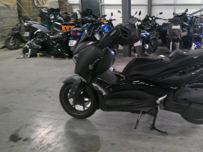 YAMAHA X-MAX 125 4