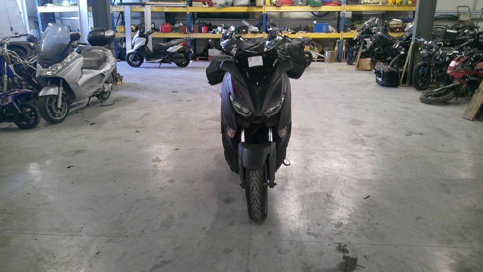 YAMAHA X-MAX 125 4