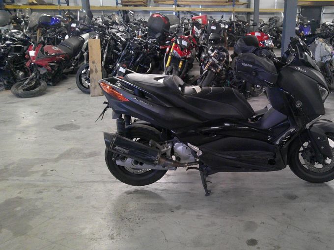 YAMAHA X-MAX 125 4