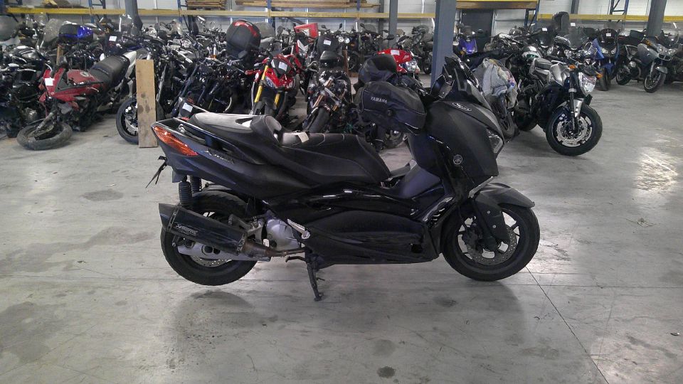 YAMAHA X-MAX 125 4