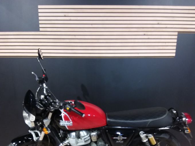 ROYAL ENFIELD INTERCEPTOR 4