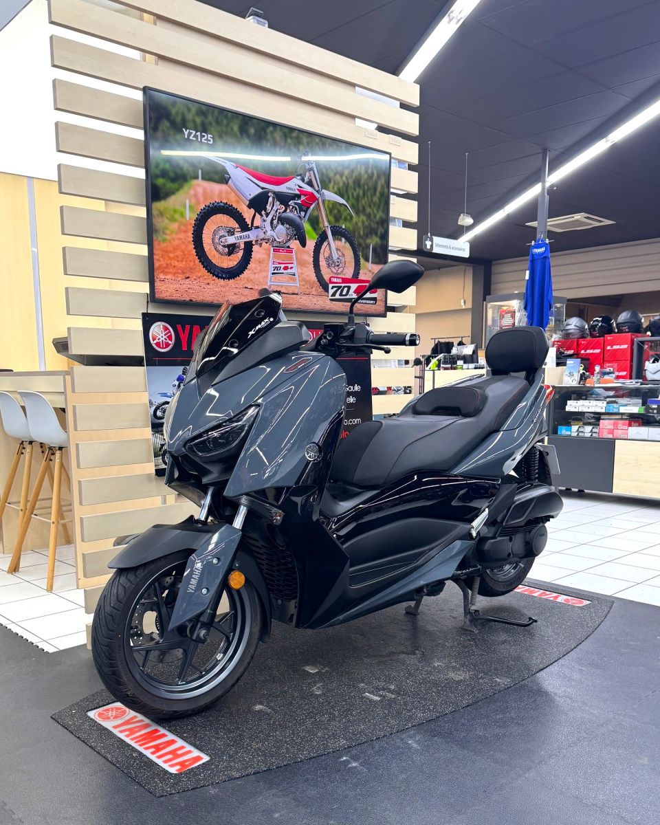 YAMAHA XMAX 125 TECH MAX 4