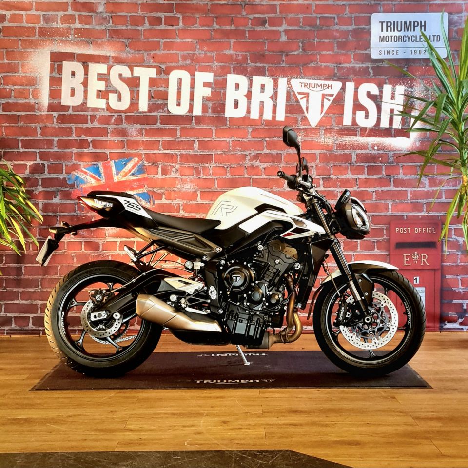 TRIUMPH STREET TRIPLE 765 R 4