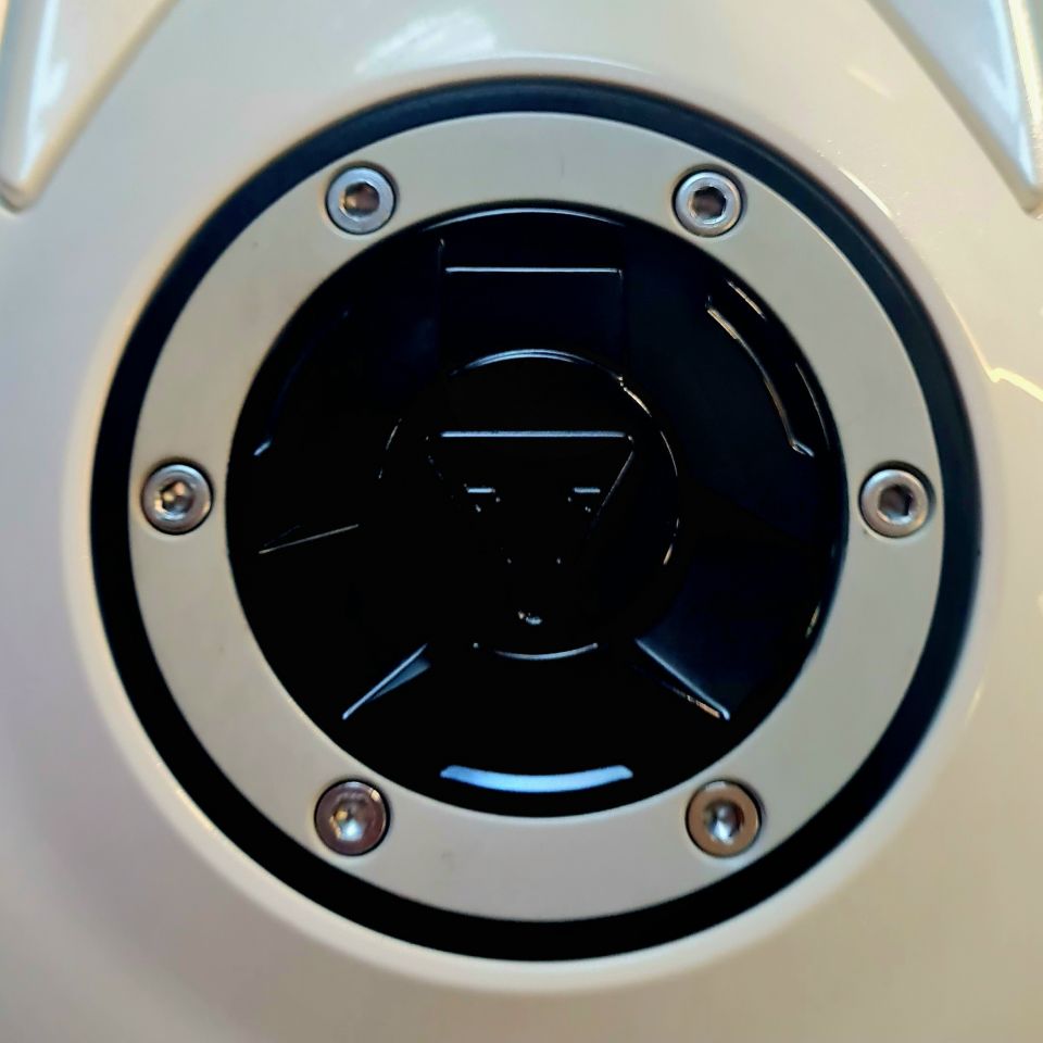 TRIUMPH STREET TRIPLE 765 R 4