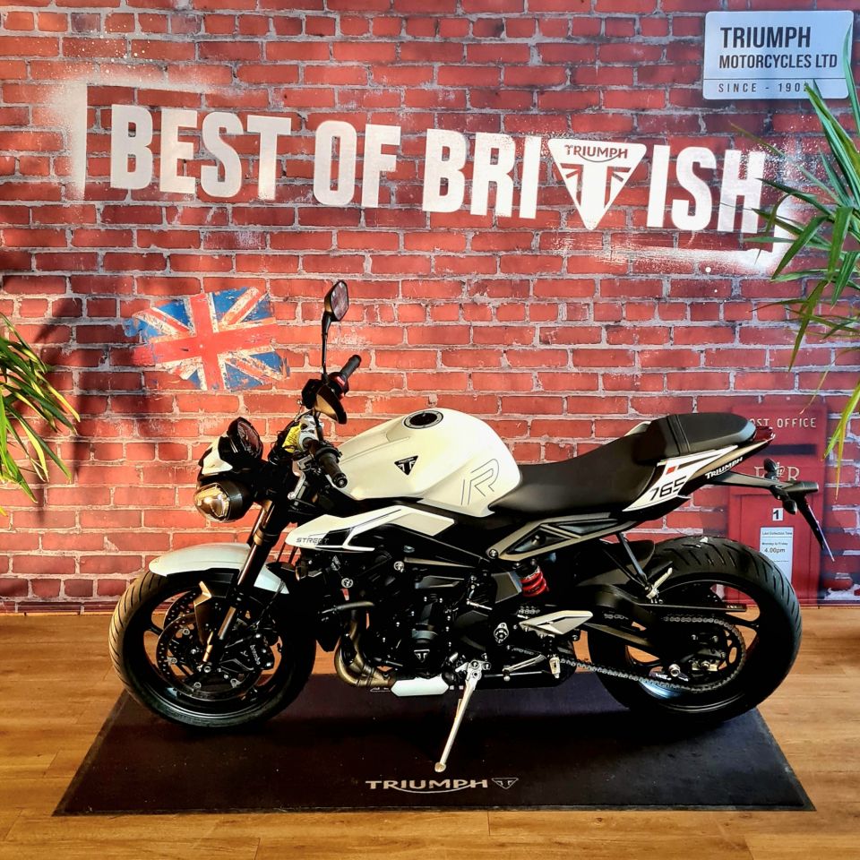 TRIUMPH STREET TRIPLE 765 R 4