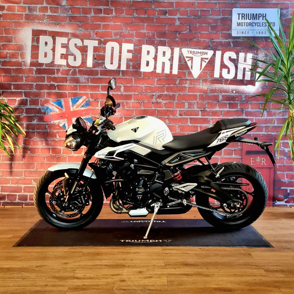 TRIUMPH STREET TRIPLE 765 R 4