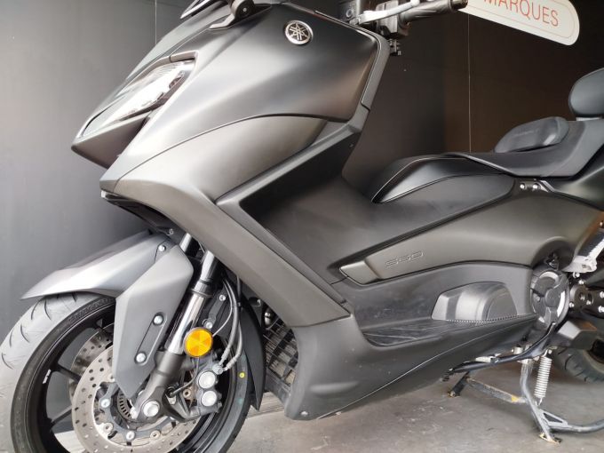 YAMAHA XP T-MAX 560 4