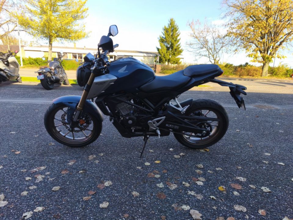 HONDA CB125R 4