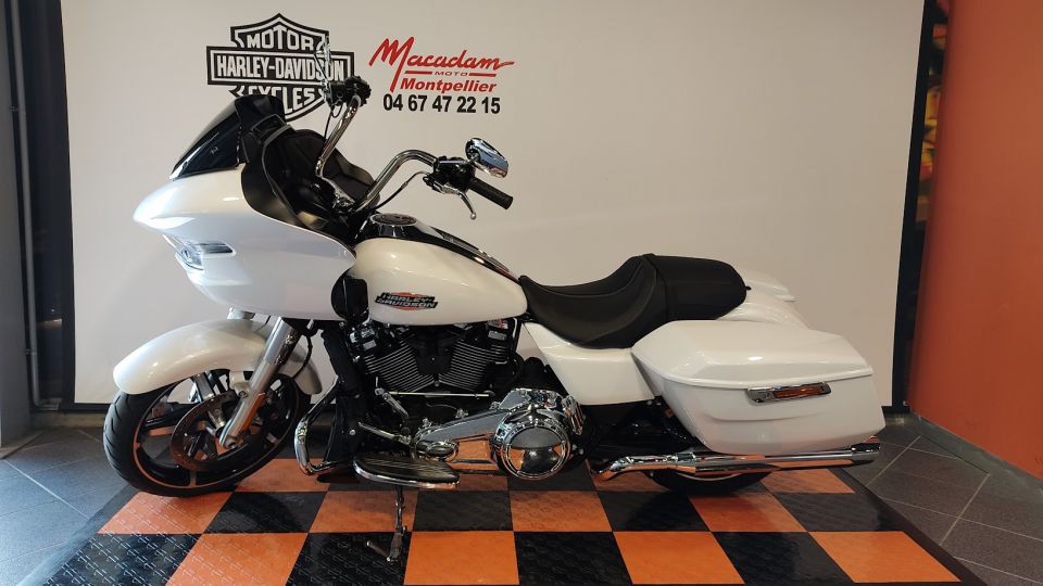 HARLEY-DAVIDSON TOURING ROAD GLIDE 1923 4