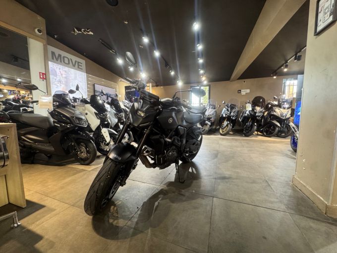 YAMAHA MT-07 Y-AMT 4