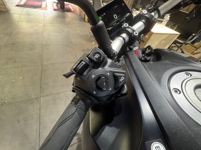 YAMAHA MT-07 Y-AMT 4