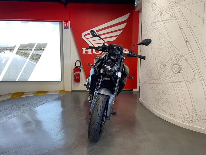 BMW F 900 R 4