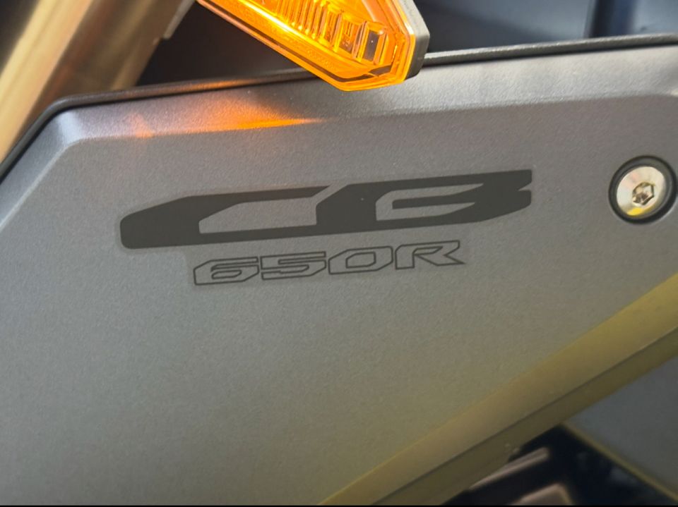 HONDA CB650R Neo Sports Café 4