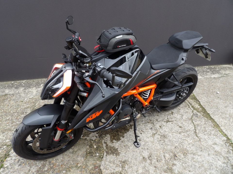KTM 1290 SUPER DUKE R 4