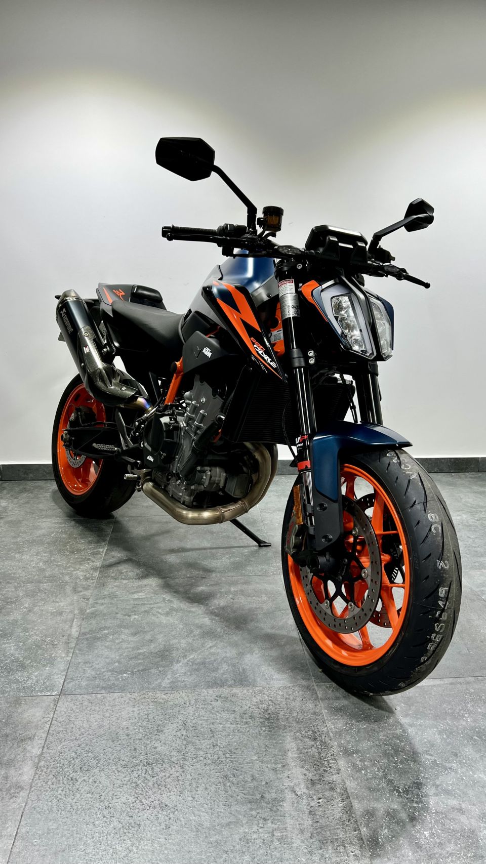KTM 890 DUKE R 4