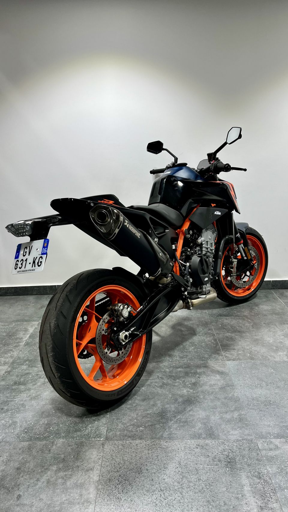 KTM 890 DUKE R 4
