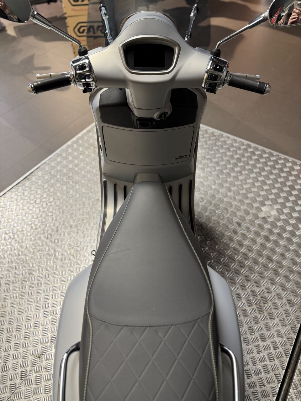 VESPA GTS 125IE SUPER 4