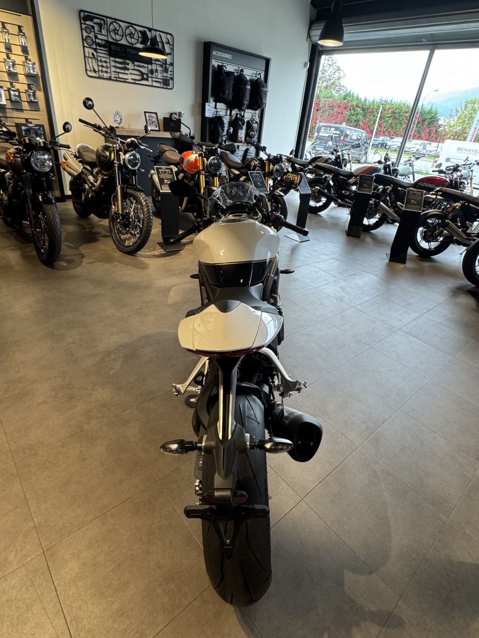 TRIUMPH SPEED TRIPLE 1200 RR 4