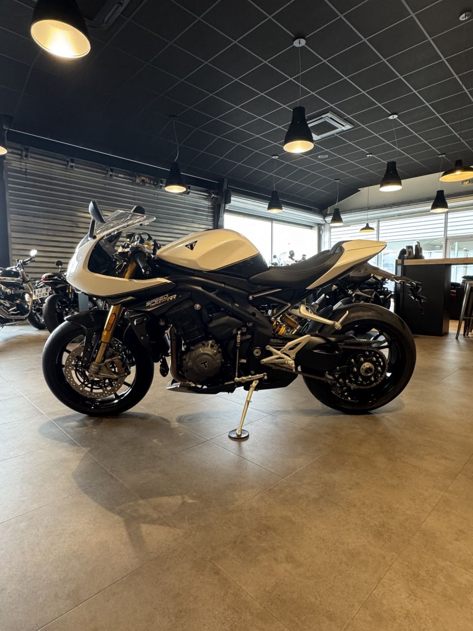 TRIUMPH SPEED TRIPLE 1200 RR 4