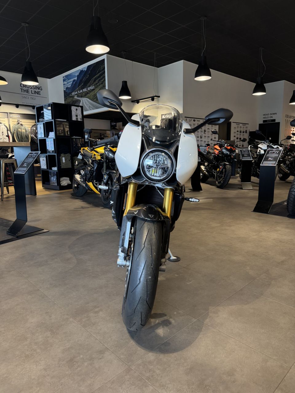 TRIUMPH SPEED TRIPLE 1200 RR 4