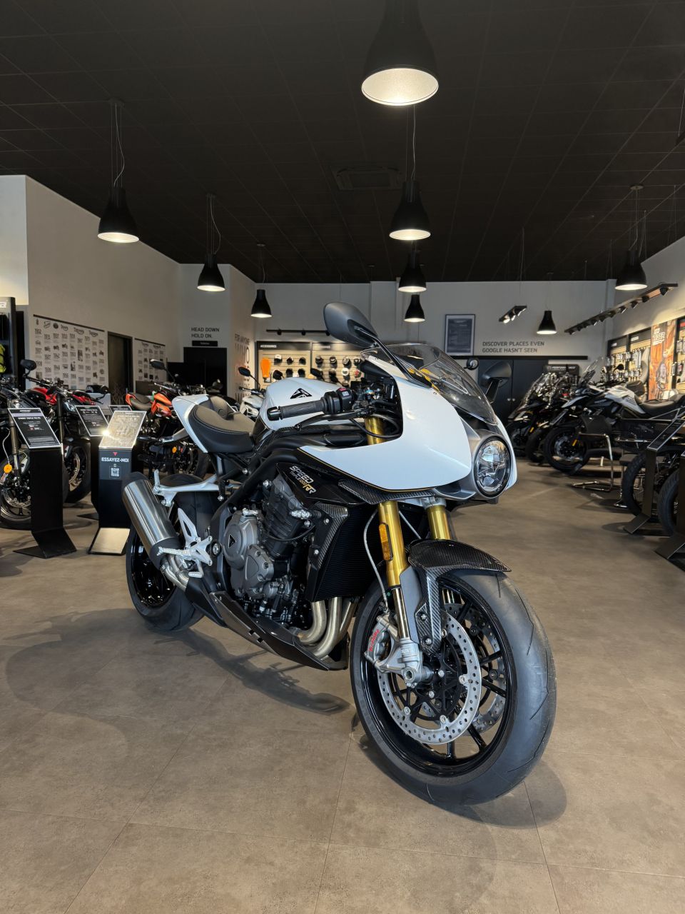 TRIUMPH SPEED TRIPLE 1200 RR 4