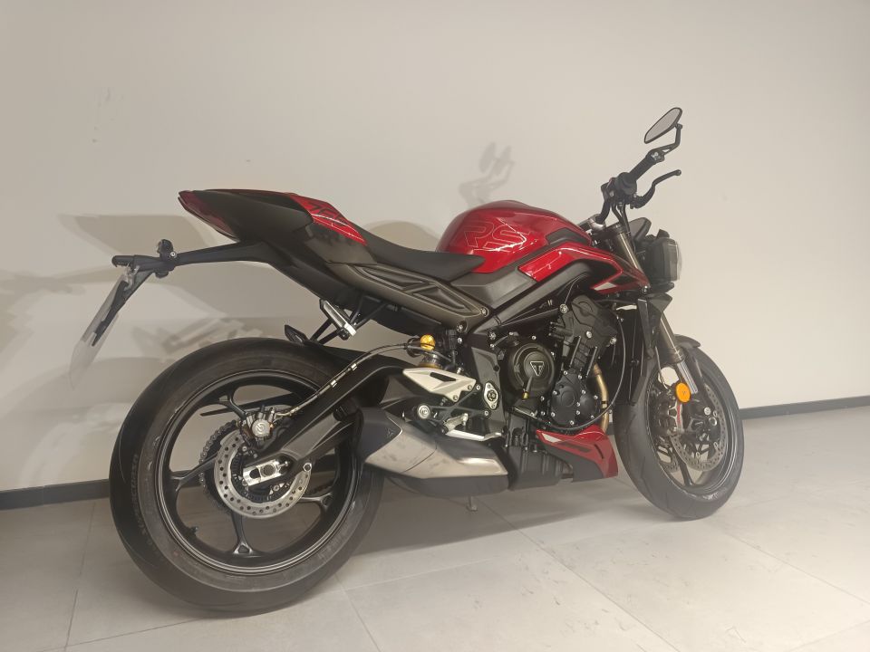 TRIUMPH STREET TRIPLE 765 RS 4