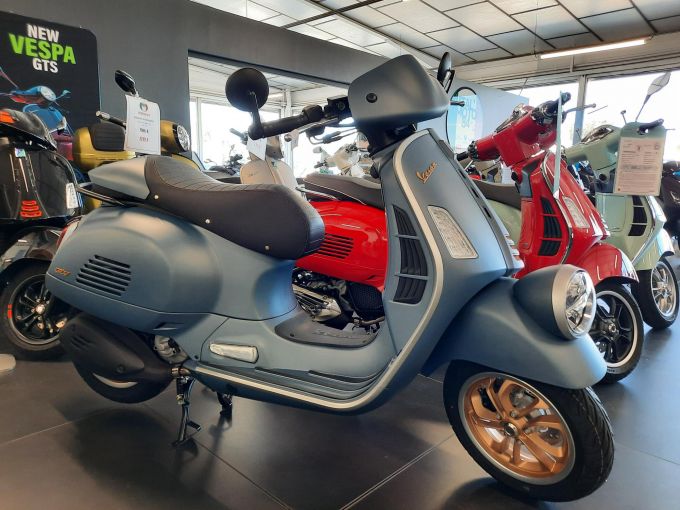 PIAGGIO GTS 310 HPE 4