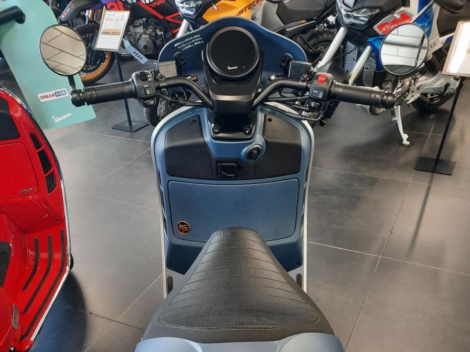 PIAGGIO GTS 310 HPE 4