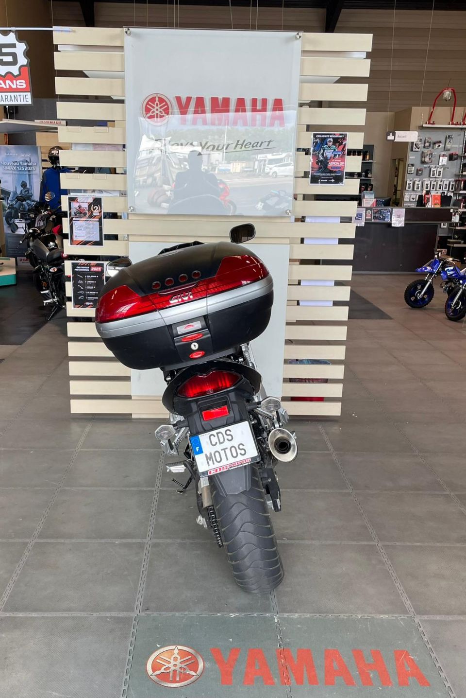 SUZUKI GSF 1250 S BANDIT 4