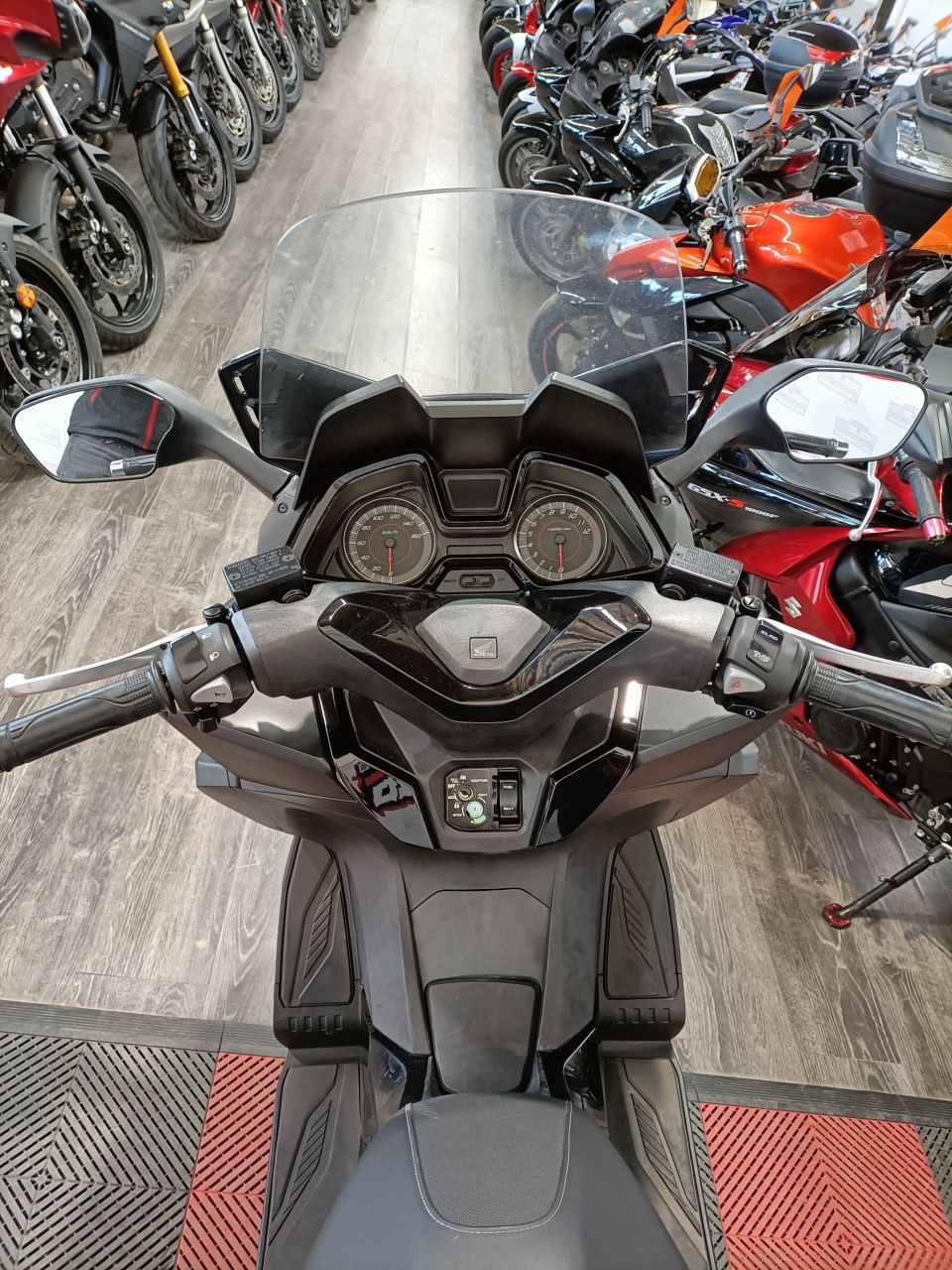 HONDA NSS FORZA 125 4