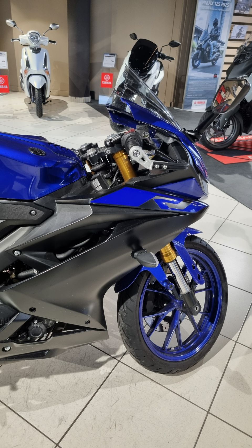 YAMAHA YZF-R 125 4