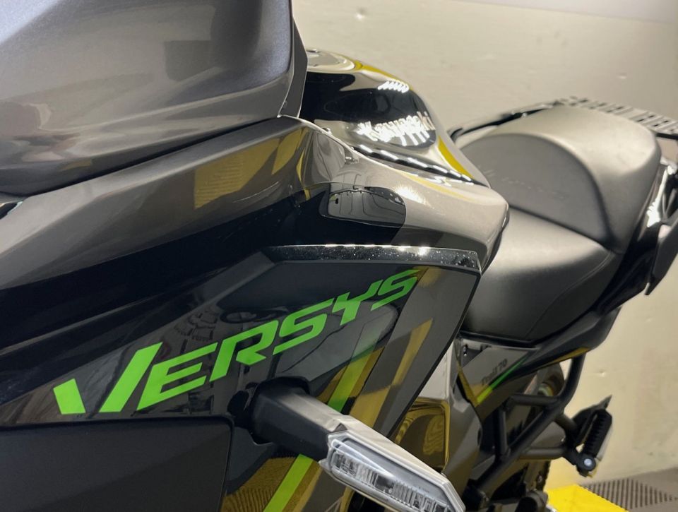 KAWASAKI VERSYS 4