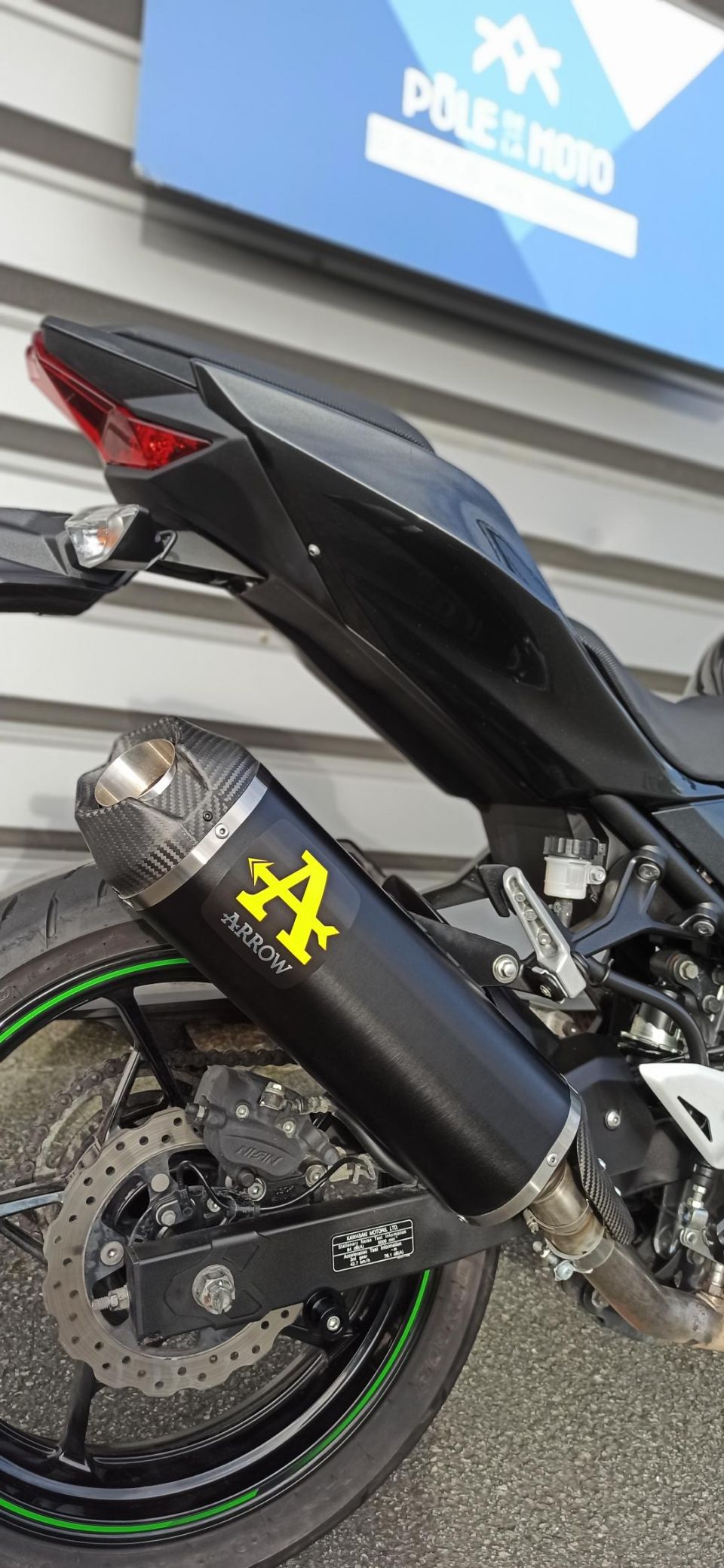 KAWASAKI NINJA 400 4