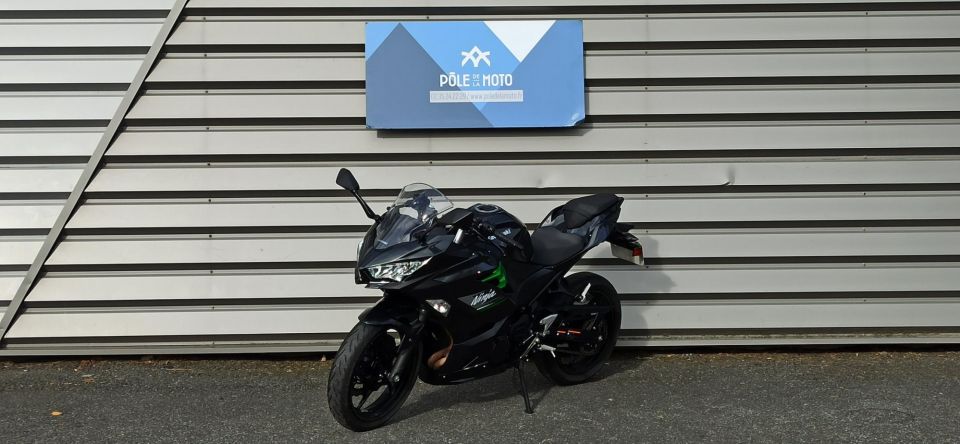 KAWASAKI NINJA 400 4