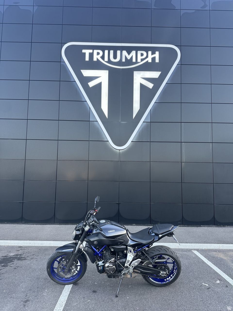 YAMAHA MT-07 4