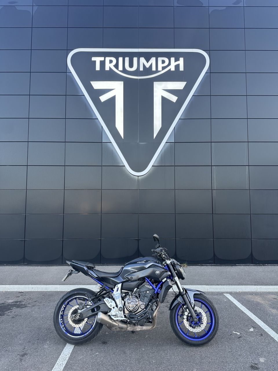 YAMAHA MT-07 4