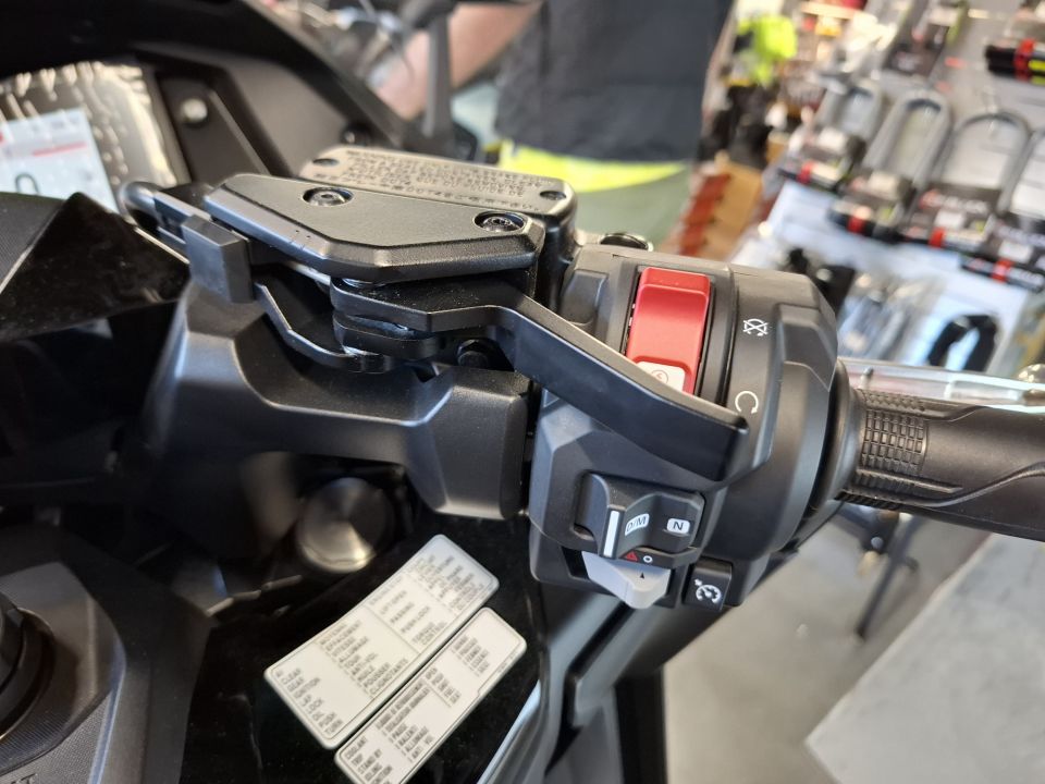 HONDA NSS FORZA 750 4